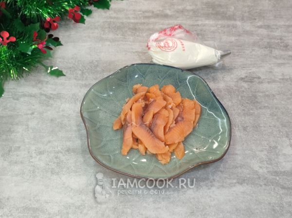 Закуска из красной рыбы с творожным сыром