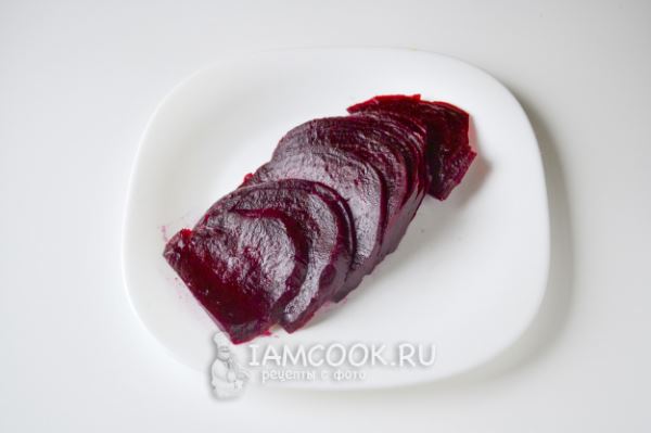 Рулетики из свеклы