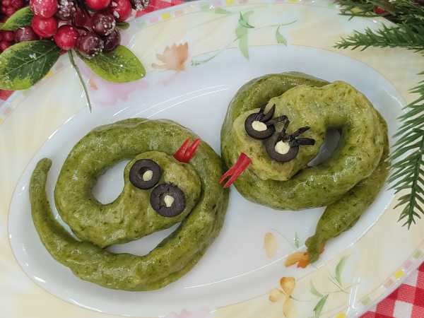 Змейки с фаршем на горячее