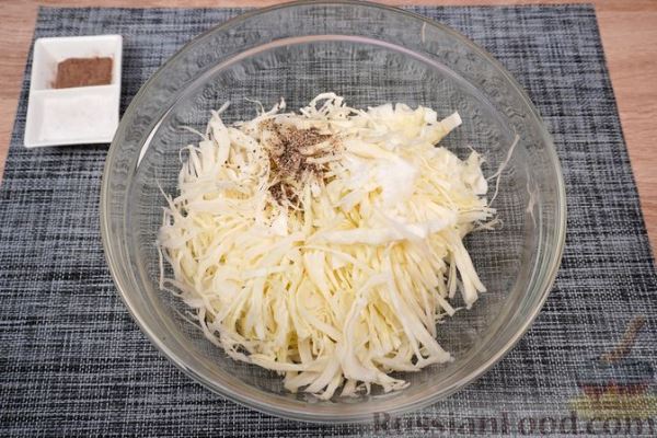 Овощной салат с грибами, кукурузой, оливками и моцареллой