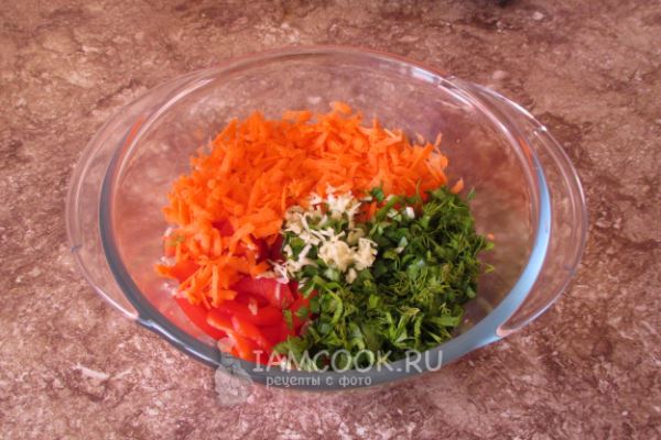 Квашеные баклажаны с морковью, зеленью и чесноком