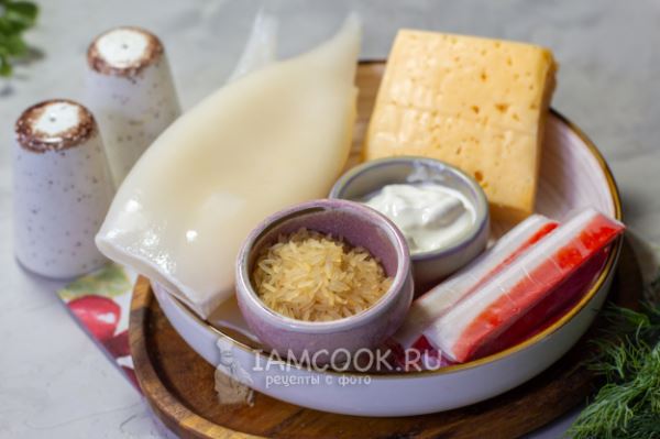 Кальмар, фаршированный крабовыми палочками