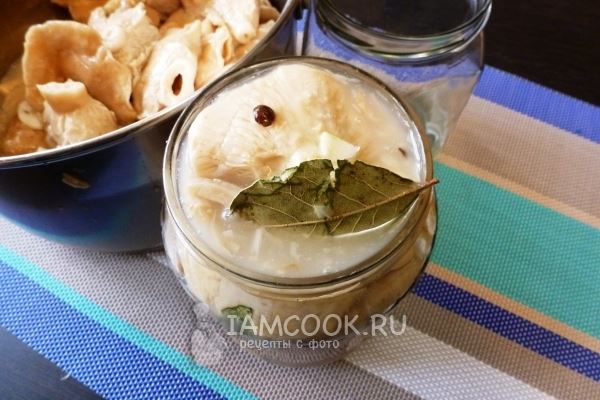 Грузди на зиму в банках