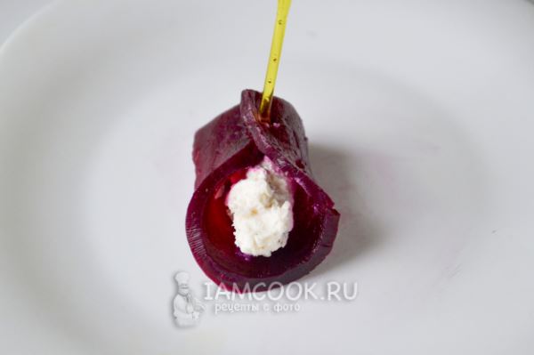 Рулетики из свеклы