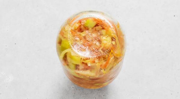 Салат из кабачков и капусты на зиму