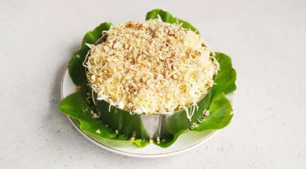 Салат Дамский каприз с черносливом и курицей
