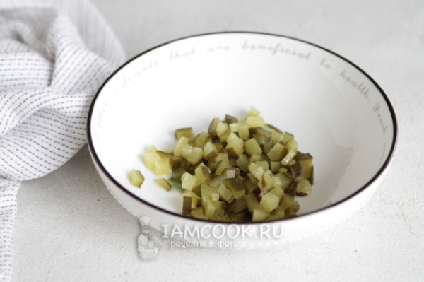 Салат со шпротами и рисом