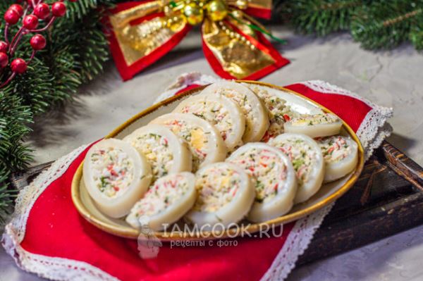 Кальмар, фаршированный крабовыми палочками