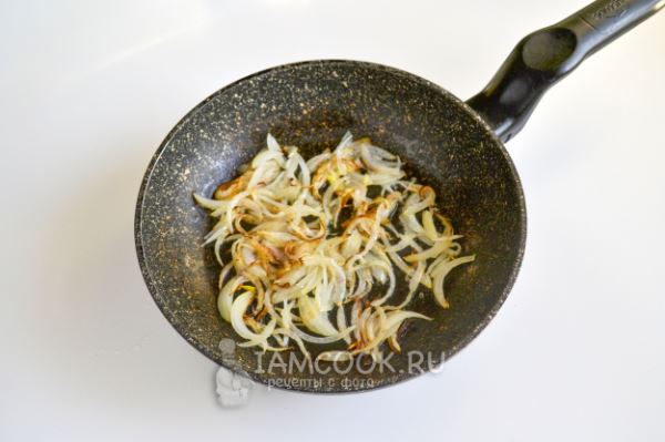 Салат с картошкой, грибами и маринованными огурцами