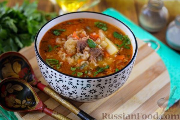 Рассольник по-ленинградски, с говядиной, рисом и томатной пастой