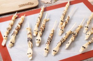Хлебные палочки &laquo;Змейки&raquo;