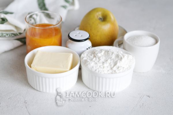 Открытый яблочный пирог из песочного теста