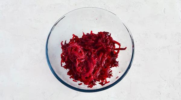 Салат из свеклы с чесноком и майонезом