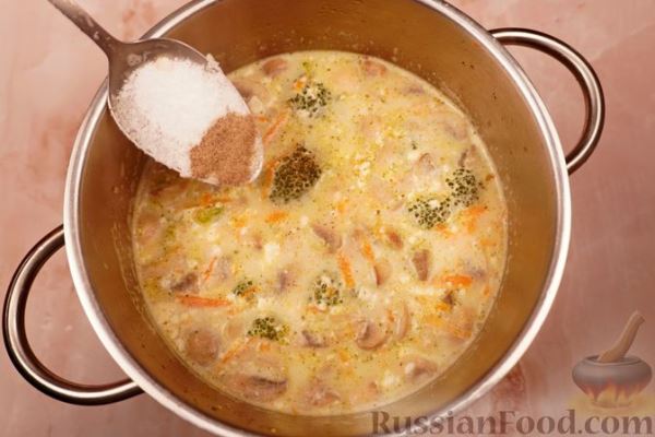 Сырный суп с шампиньонами и брокколи