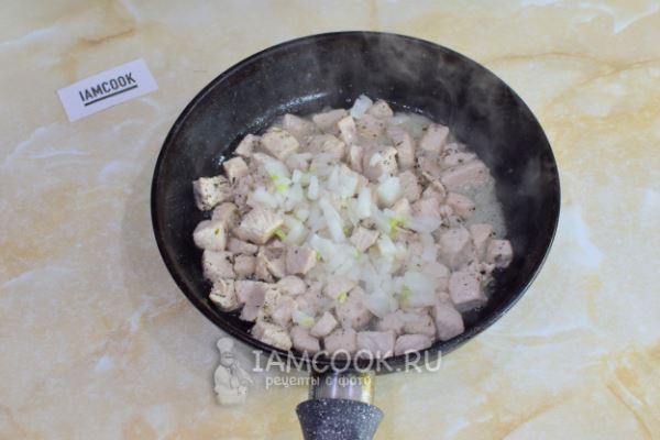 Запеканка из макарон с индейкой в духовке