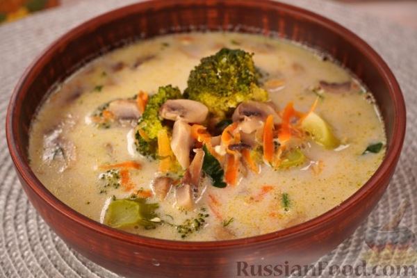 Сырный суп с шампиньонами и брокколи