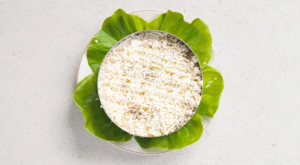Салат Дамский каприз с черносливом и курицей