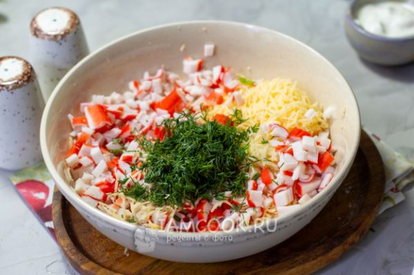 Кальмар, фаршированный крабовыми палочками